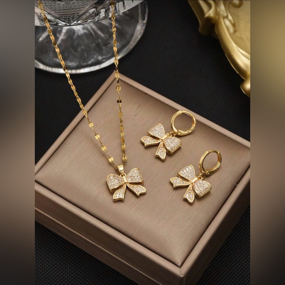 🤍Beautiful 3 Piece Rhinestone Coquette Bow Set🤍